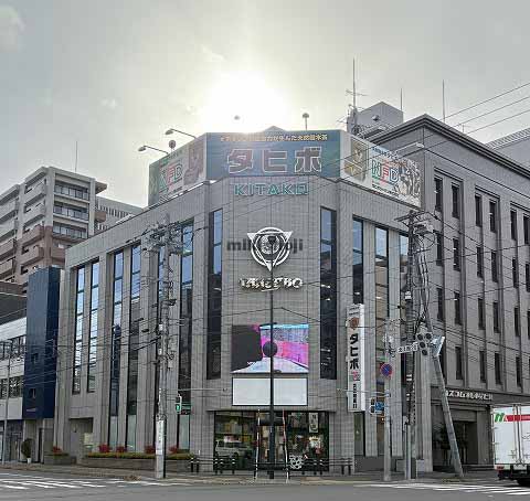 ＦＯＵＲ：２０ 外観