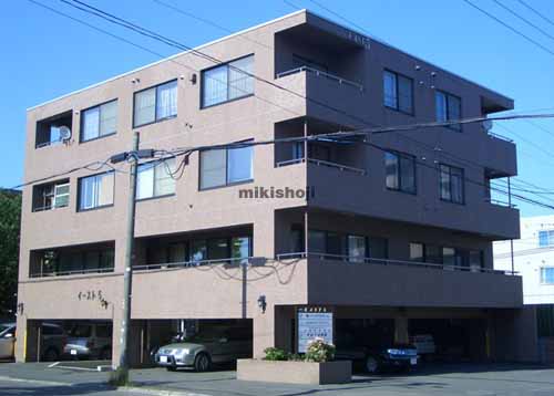 ＥＡＳＴ５ 外観