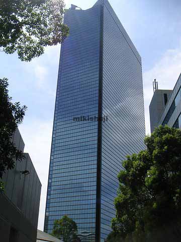 クリスタルタワー 外観