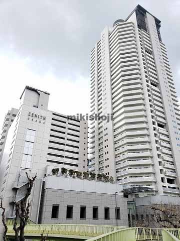 ジーニス大阪 外観