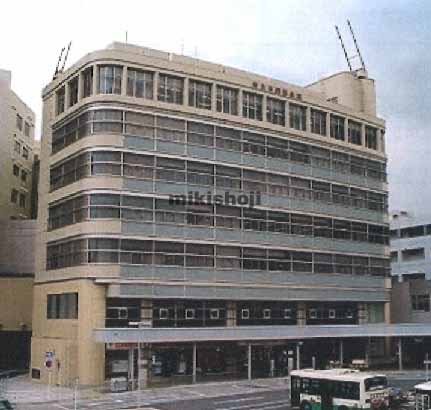 近鉄学園前駅南再開発ビル 外観