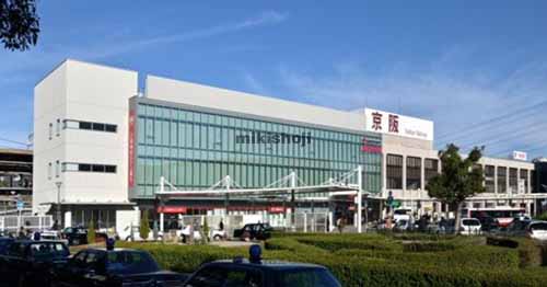 京阪くずは駅ビル南館 外観1