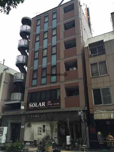 ＰＬＵＳ－ＯＮＥ 外観