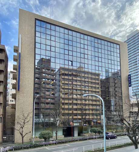 川辺新宿御苑前ビル 外観