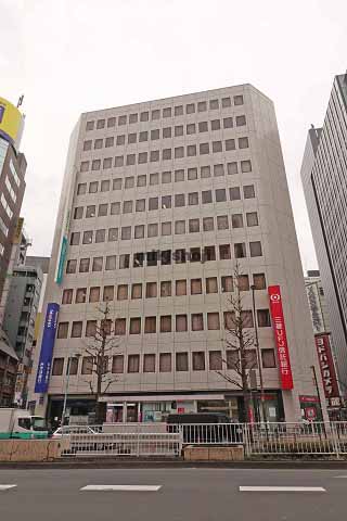 日本生命新宿西口ビル 外観