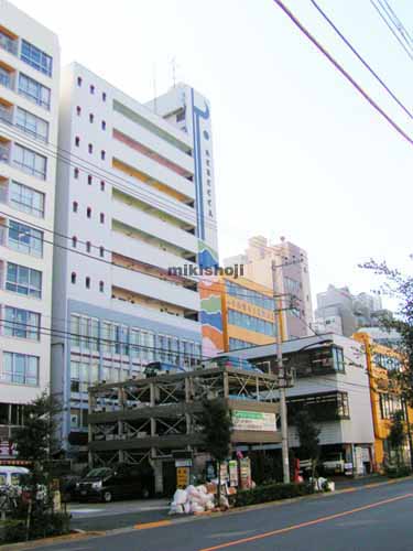 レベッカビル 外観