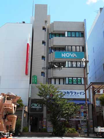 アカクラビル 外観