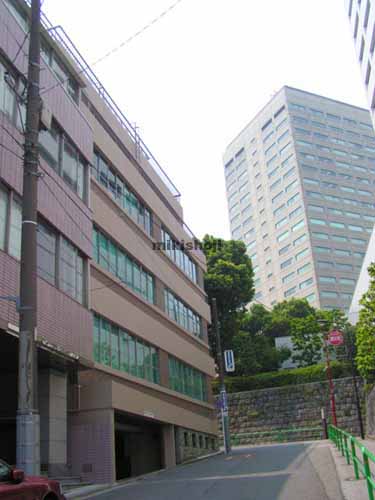 ヘンミビル 外観