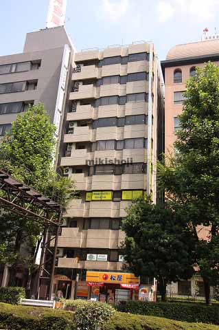 ウエストビル 外観