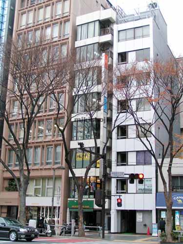 ペリエ神宮前 外観