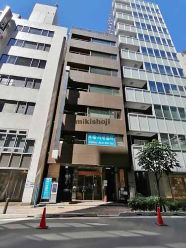 京橋イーサスビル 外観