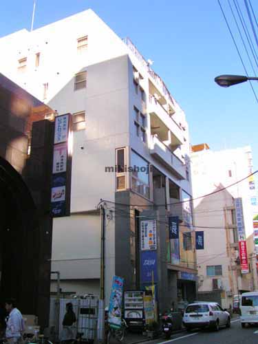 エステート・潤ビル 外観