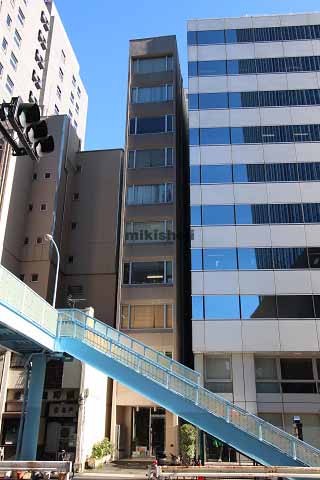 レインボービル 外観