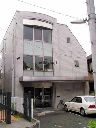 ホワイト・バールチビル 外観