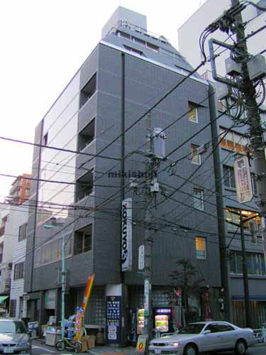 ヤマナシビル 外観