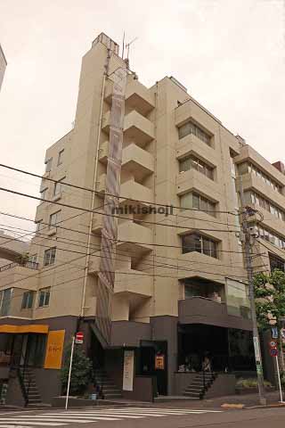 青山ホワイトアドビービル 外観