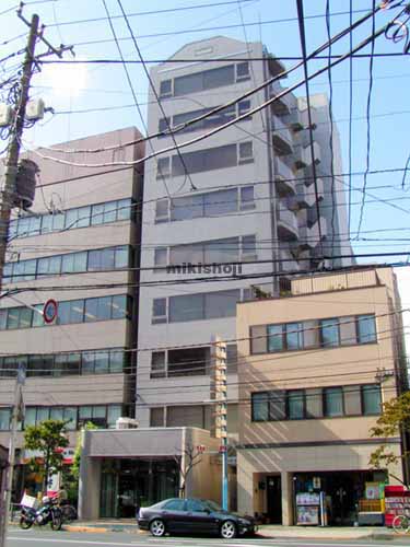 クレセントビル 外観