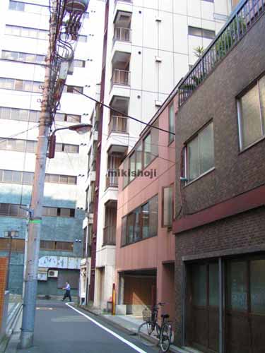 ヨシヒコビル 外観