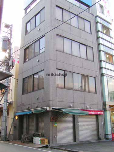 伊勢友ビル 外観