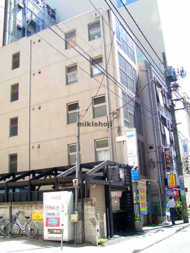 ワイエムビル 外観