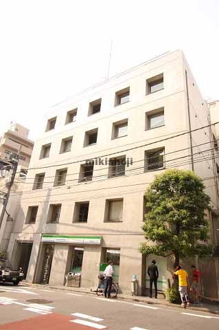 クォードビル 外観