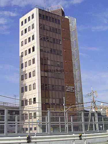 ＦＬＯＯＲ　ＡＮＤ　ＷＡＬＬＳ中野坂上 外観