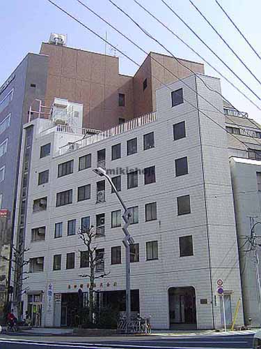 ホワイトビル 外観