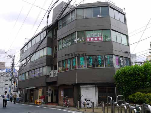 スワンビル 外観