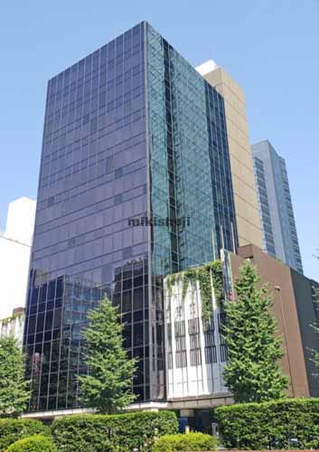 ヤクルト本社ビル 外観