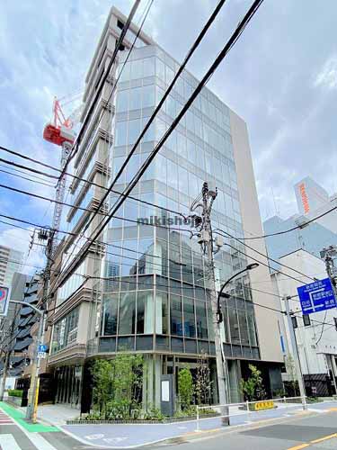 クロスシー新宿御苑前ビル 外観1