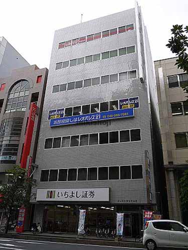 イーストサンビル５ 外観