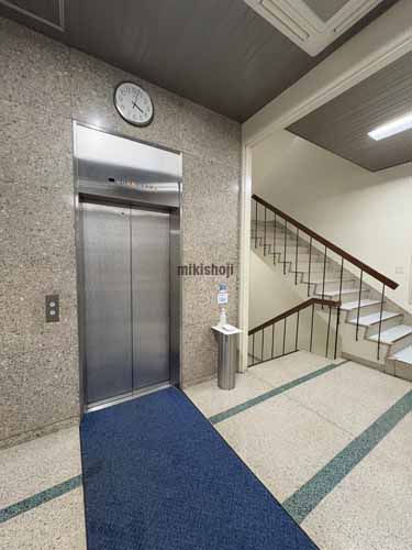 札石ビルヂング エレベーターホール1