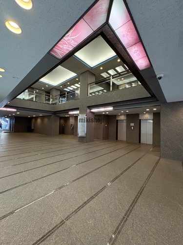 岩倉ビル エントランス1