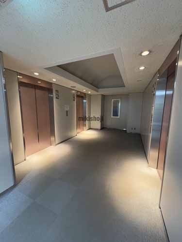 プレスト１・７ エレベーターホール1