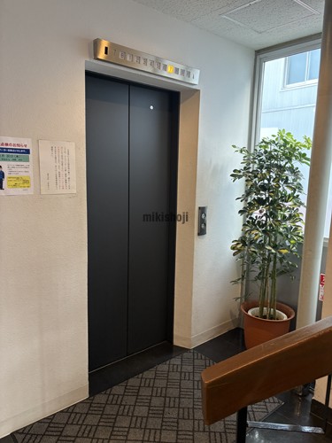 おおわだビル エレベーターホール1