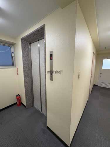 ２３山京ビル エレベーターホール1