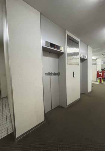 ６・１ビル エレベーターホール2