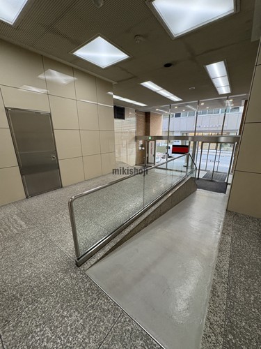 ＲｅｅＰＲＯビル エントランス2