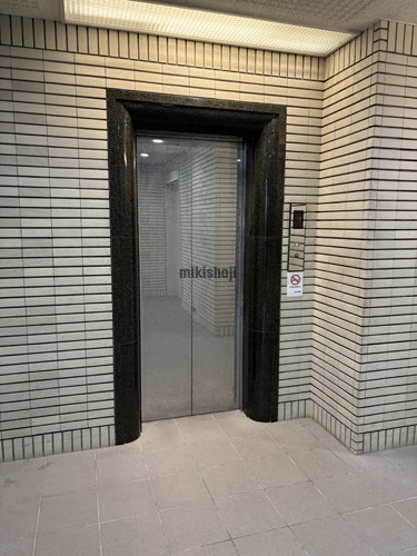 松﨑大通ビル エレベーターホール1
