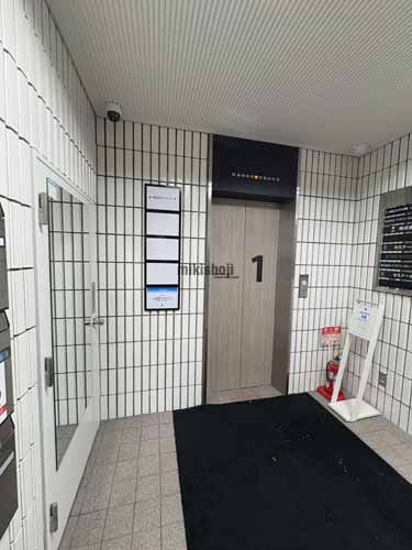 北一条山地ビルディング エレベーターホール1