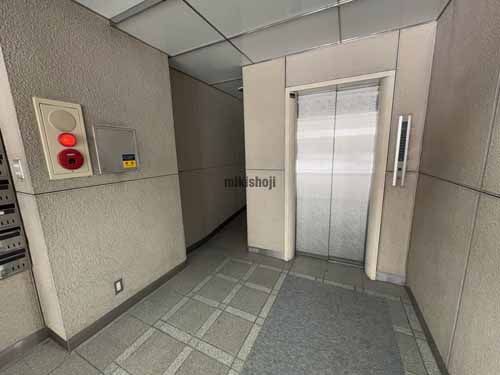 札幌南１条ビル エレベーターホール1