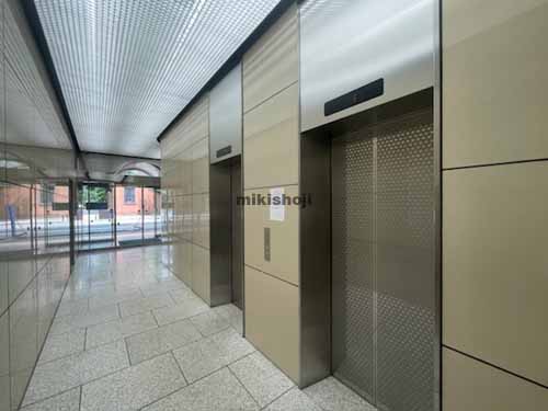 ３８山京ビル エレベーターホール2