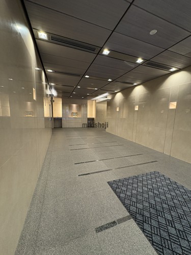 Ｊ＆Ｓりそなビル エントランス1