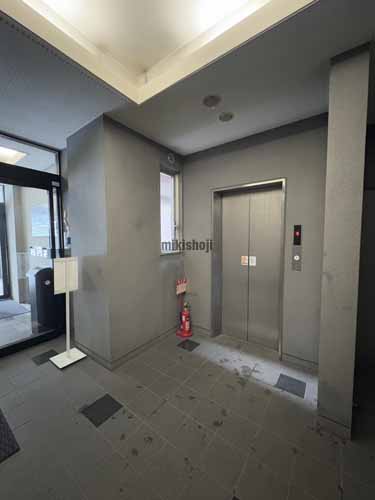 三博ビル エレベーターホール1