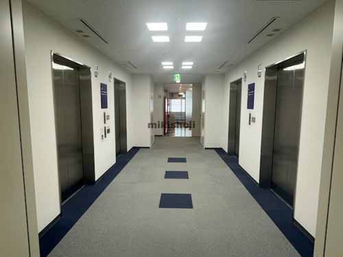 札幌エルプラザ エレベーターホール1