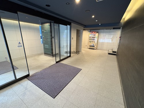 レジディア大通西 エントランス1