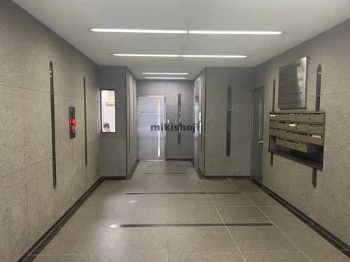 コア本町ビル エレベーターホール1