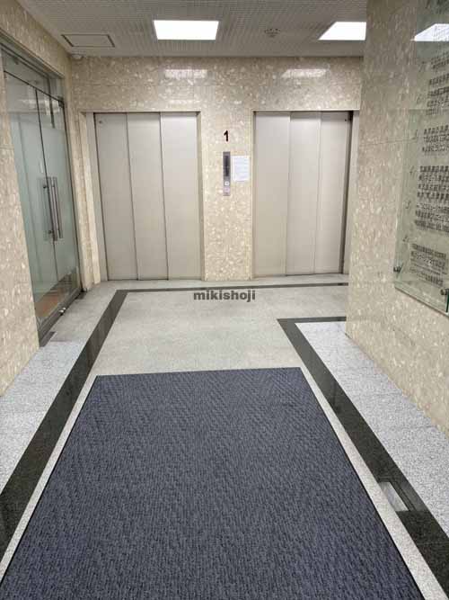 さのやビルディング エレベーターホール1