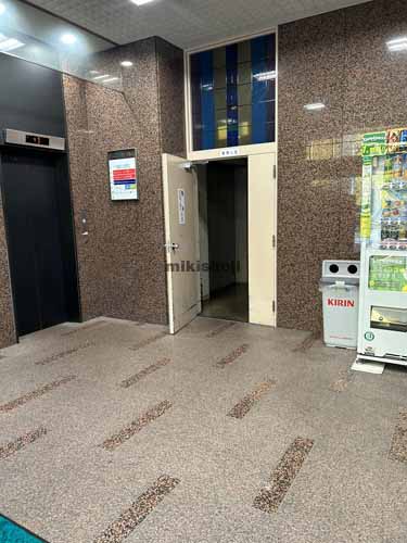 ＴＨＥ ＩＳビル エントランス1