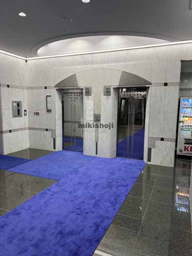 ピースビル北目町 エントランス1